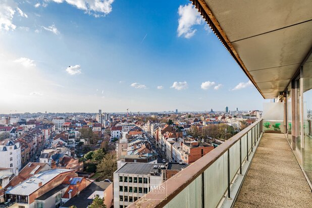 Avenue Louise – penthouse au caractère années 60 avec vues