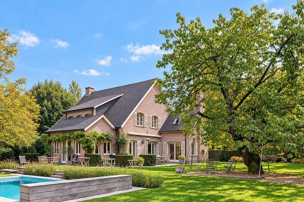 Klassieke villa met 390 m² woonoppervlakte op een perceel van 2.278 m²