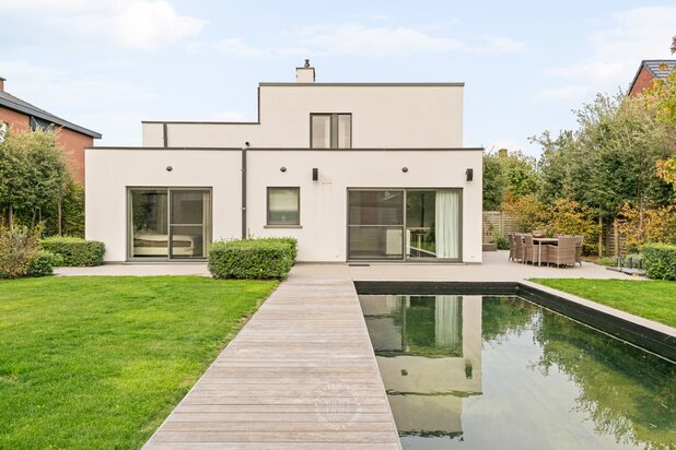 Tijdloze villa met zwemvijver