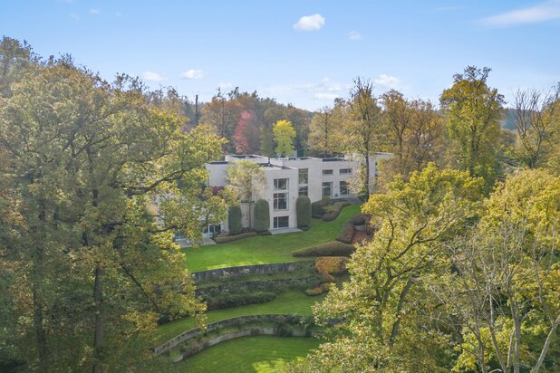 Exceptional villa with indoor swimming pool by golf course