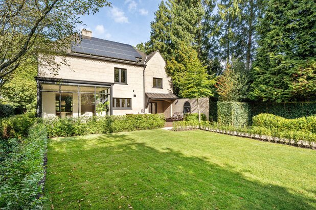 Charmante gerenoveerde villa in groene omgeving te Westmalle op perceel van +/- 2.160m²