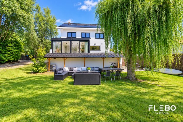 Statige en recent gerenoveerde villa met 4 slaapkamers op toplocatie te Wenduine!