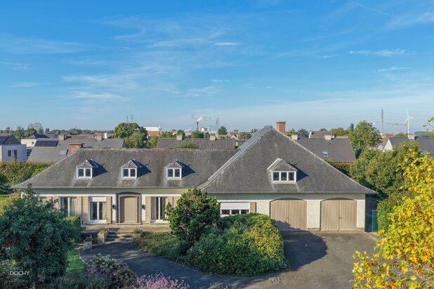 Zeer goed gelegen gelijkvloerse villa op ca. 1.800m²