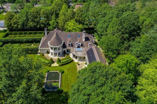 Ruime villa met binnenzwembad, EPC B en 5 slpk in Brasschaat