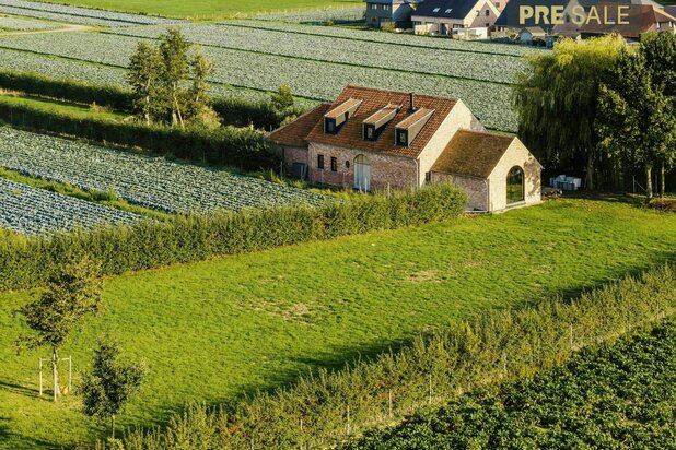 Exceptional villa with idyllic rural view on 3320m²