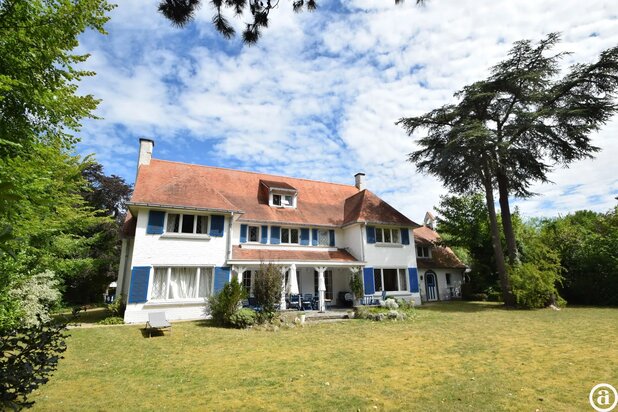 Charming villa in a prime lane in the Zoute.