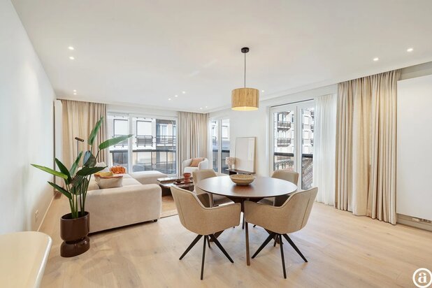 Appartement d’angle rénové dans une rampe au centre de Knokke