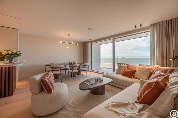 Magnifique appartement 3 chambres avec terrasse sur la digue à Het Zoute