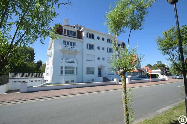 Appartement d'angle avec une vue imprenable sur le Lac de la Victoire.
