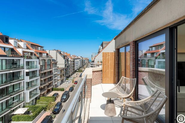 Magnifique appartement en duplex d'angle, superbement rénové, situé près de la Lippenslaan