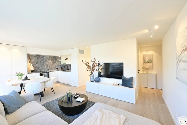 Penthouse rénové près du front de mer avec de belles terrasses