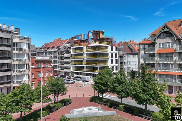 Bel appartement de 2 chambres nouvellement construit, situé au rez-de-chaussée.