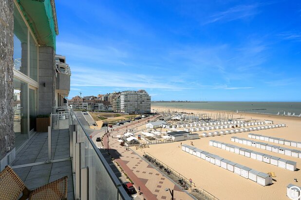 Mezzanine exclusive avec vue panoramique frontale sur mer – Résidence Royal Navy.