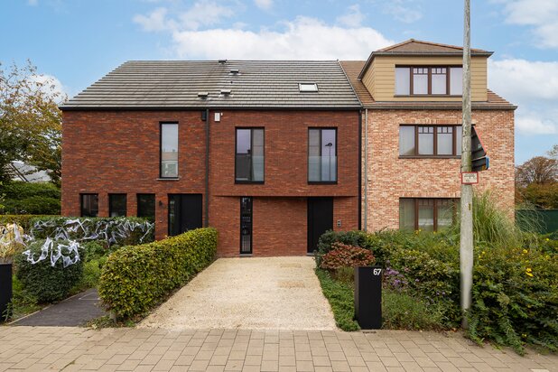 ARCHITECTURALE BEN-WONING MET ZUID TUIN OP TOPLOCATIE