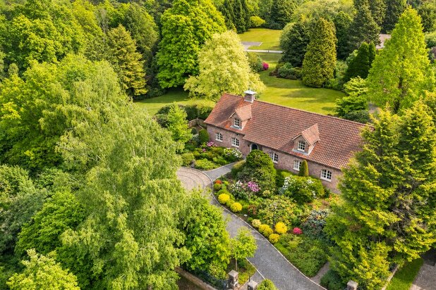 Exclusief landhuis op een privédomein van 1,87 hectare aan het Nationaal Park Hoge Kempen.