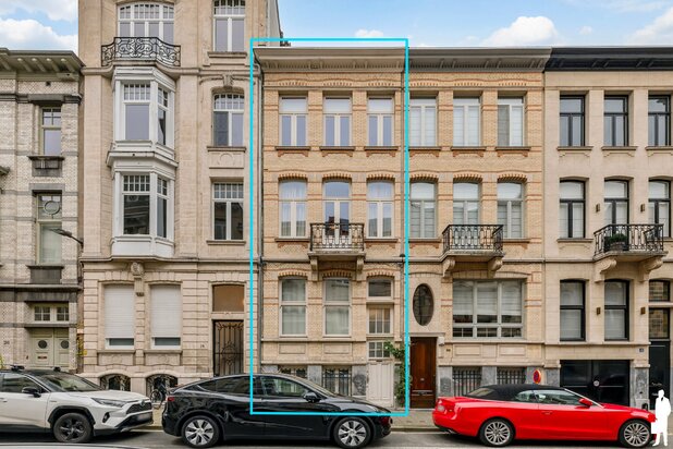 Prachtige herenwoning op een zeldzame locatie in Antwerpen. 