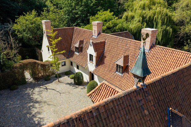Karaktervolle villa op een uitzonderlijk domein in Hertsberge