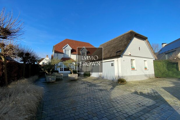 Beautiful villa for sale in a quiet location in Knokke Polders